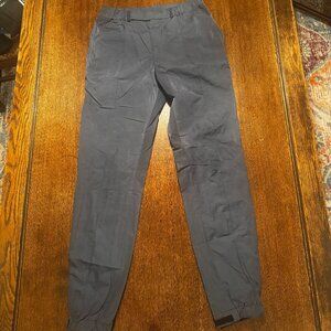 Filling Pieces Joggers (Size M)